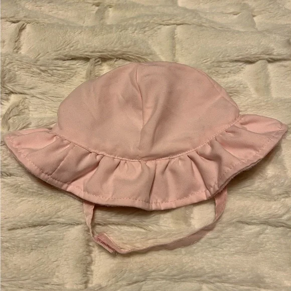 Old Navy 2-Piece Swimsuit and Sun Hat for Baby - Size 3-6M - Picture 7 of 9